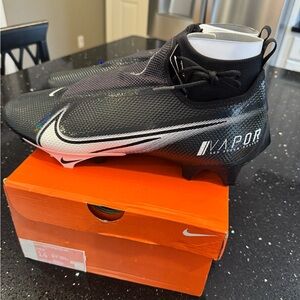 NWT- Men’s Nike Vapor Edge Pro 360 Black and White Athletic cleats